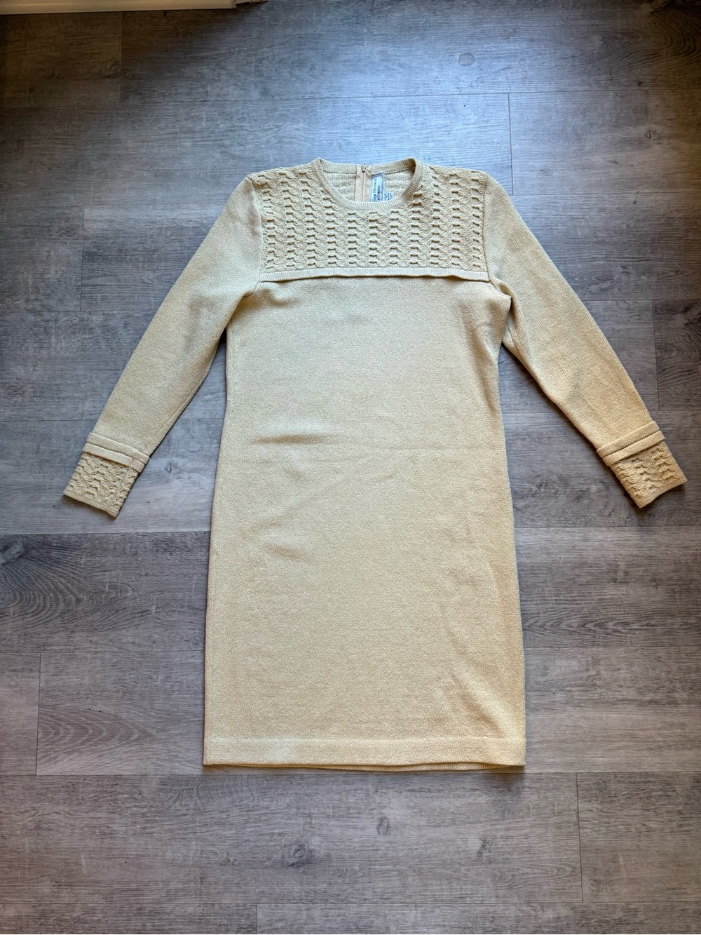 VTG Carolina Herrera Knitwear Shift Knit Long Sleeves Butter Yellow Dress Size 8